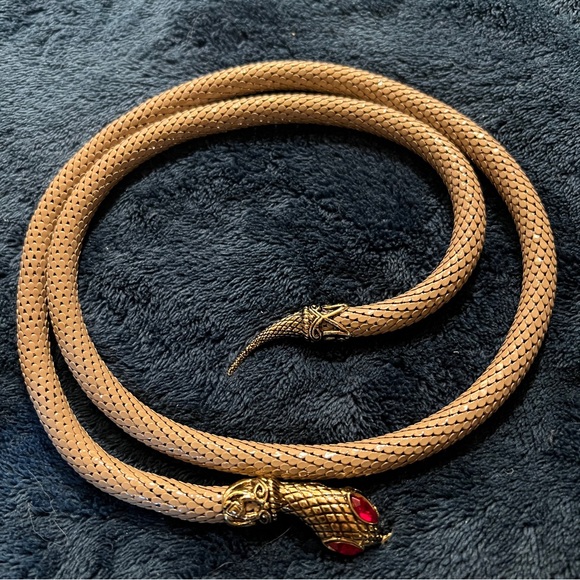 Vintage beige mesh snake belt necklace - Picture 5 of 12